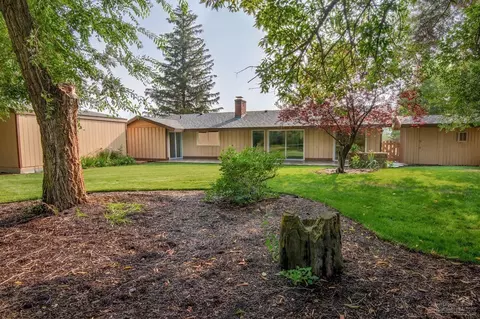 2101 NE 11th Pl, Bend, OR 97701 photo 1