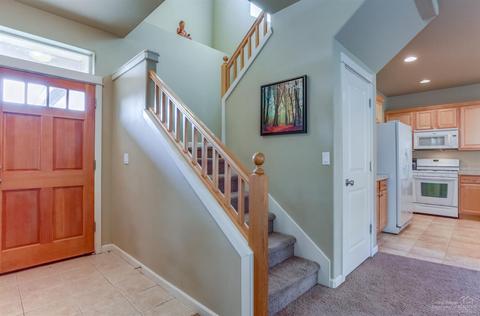 63036 Amherst Pl, Bend, OR 97701 photo 4