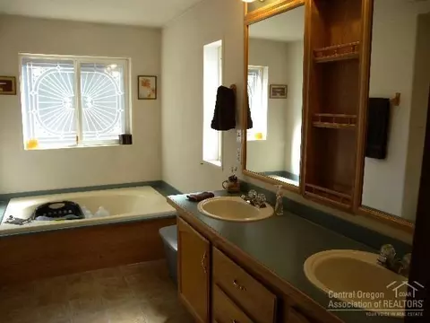 10216 Split Rail Rd, La Pine, OR 97739 photo 11