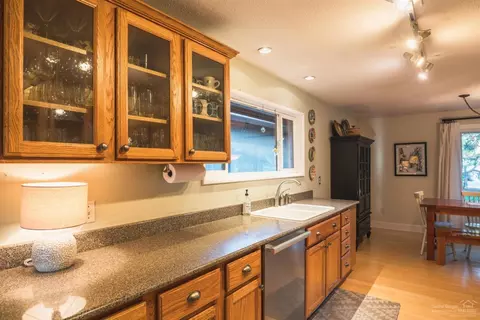 1429 NE 9th St, Bend, OR 97701 photo 8