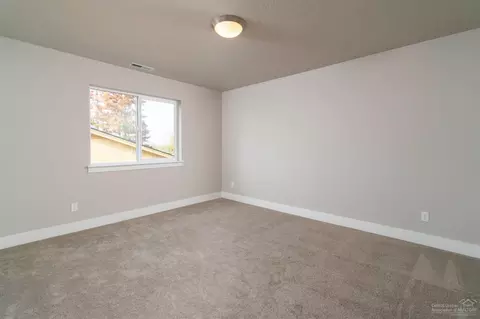 2871 NE Marea Dr, Bend, OR 97701 photo 9