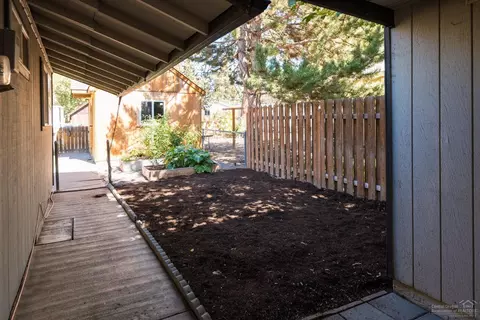 644 NE Seward Ave, Bend, OR 97701 photo 15