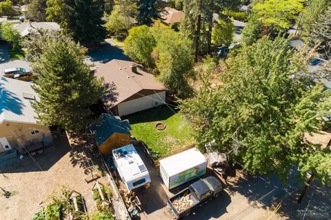 644 NE Seward Ave, Bend, OR 97701 photo 21