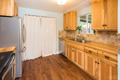 644 NE Seward Ave, Bend, OR 97701 photo 7