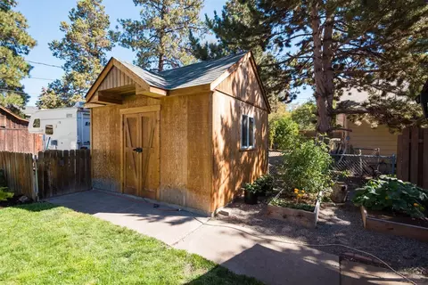 644 NE Seward Ave, Bend, OR 97701 photo 17