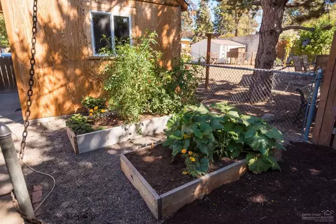 644 NE Seward Ave, Bend, OR 97701 photo 16