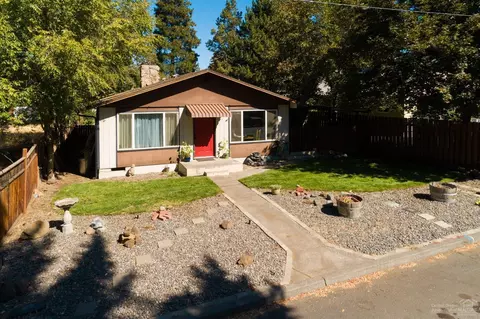 644 NE Seward Ave, Bend, OR 97701 photo 1