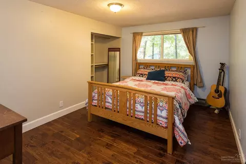644 NE Seward Ave, Bend, OR 97701 photo 9