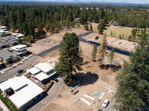 20289 NW Forest Heights Pl, Bend, OR 97703 photo 4