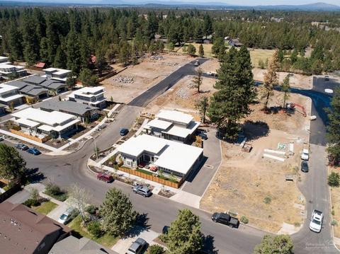 20289 NW Forest Heights Pl, Bend, OR 97703 photo 3