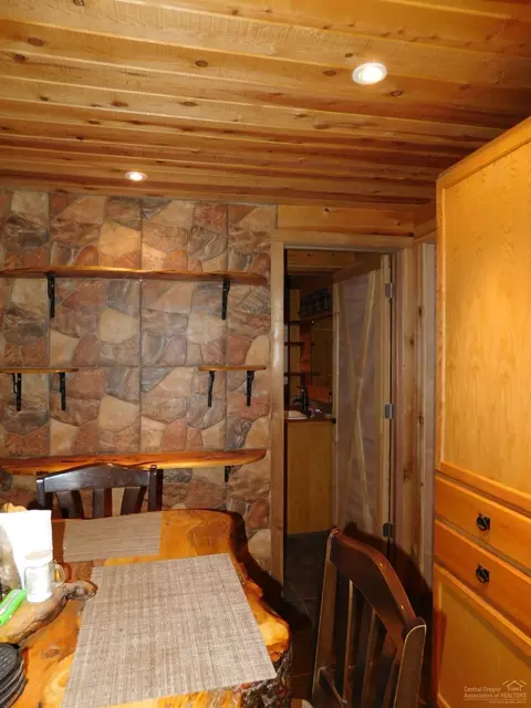 16967 Hermosa Rd, Bend, OR 97707 photo 12