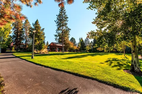 61566 Devils Lake Dr, Bend, OR 97702 photo 22