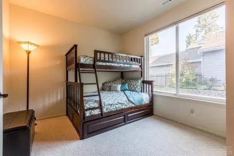 61566 Devils Lake Dr, Bend, OR 97702 photo 13