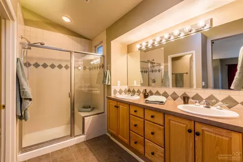 61566 Devils Lake Dr, Bend, OR 97702 photo 18