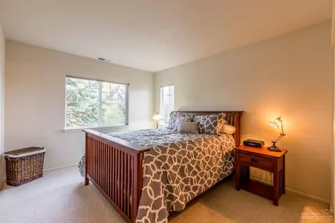 61566 Devils Lake Dr, Bend, OR 97702 photo 19