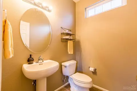 61566 Devils Lake Dr, Bend, OR 97702 photo 12