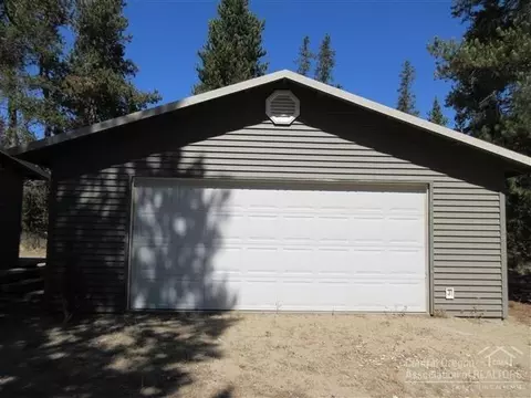 6849 Randy Rd, La Pine, OR 97739 photo 2