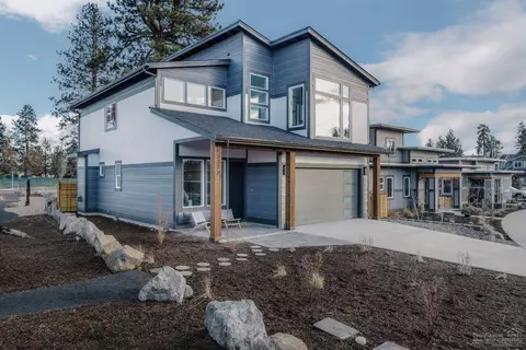 63372 NW Milestone Dr, Bend, OR 97703 photo 1