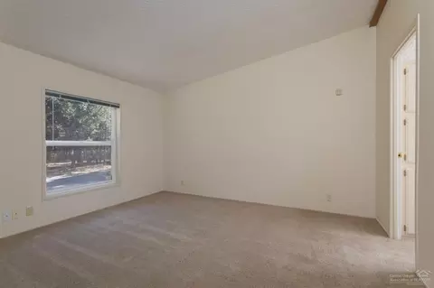 52615 Ammon Rd, La Pine, OR 97739 photo 9