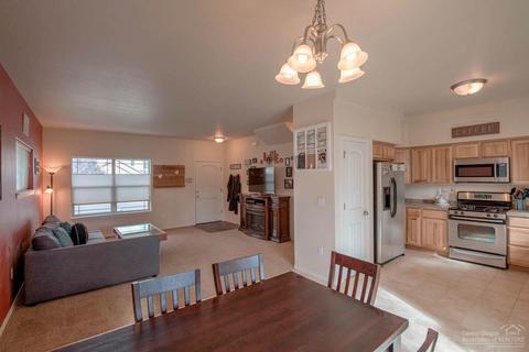 20177 Lora Ln, Bend, OR 97702 photo 3