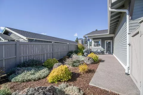 61068 SE Ruby Peak Ln, Bend, OR 97702 photo 12