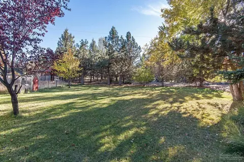 20221 Mountain View Dr, Bend, OR 97703 photo 15