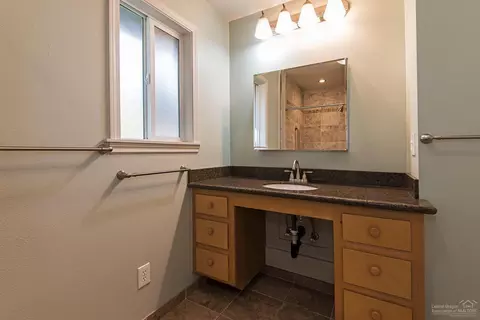 20221 Mountain View Dr, Bend, OR 97703 photo 11