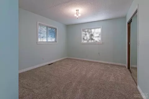 20221 Mountain View Dr, Bend, OR 97703 photo 10