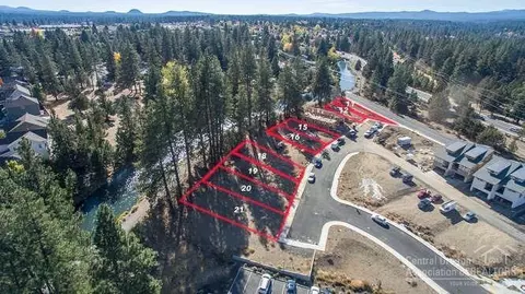 1313 SW Boardwalk Ln, Bend, OR 97702 photo 1