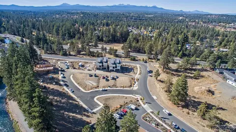 1313 SW Boardwalk Ln, Bend, OR 97702 photo 9
