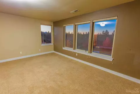 524 NW Flagline Dr, Bend, OR 97703 photo 11