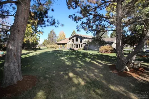 65180 Highland Rd, Bend, OR 97701 photo 3