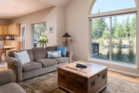 57703 Splitrock Ln, Sunriver, OR 97707 photo 1