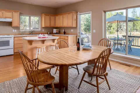 57703 Splitrock Ln, Sunriver, OR 97707 photo 4