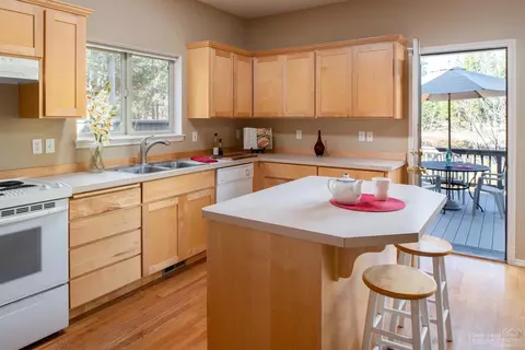 57703 Splitrock Ln, Sunriver, OR 97707 photo 5