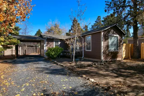 322 SE 5th St, Bend, OR 97702 photo 1