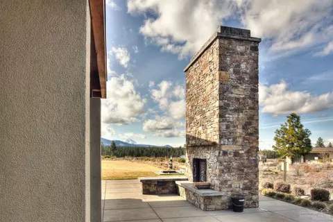 18997 Park Commons Dr, Bend, OR 97703 photo 11
