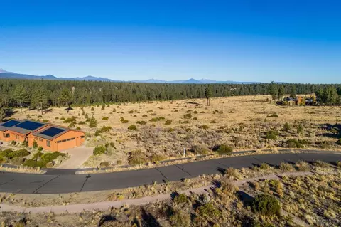 18997 Park Commons Dr, Bend, OR 97703 photo 3
