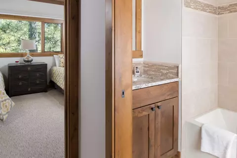 57263 Meadow House, Sunriver, OR 97707 photo 16