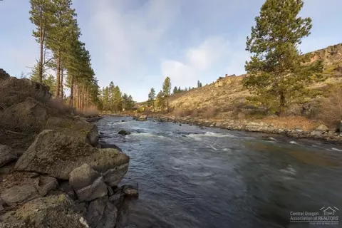 60840 SW River Rim Dr, Bend, OR 97702 photo 9