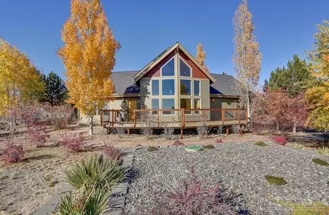 60535 Diamond T Rd, Bend, OR 97702 photo 2