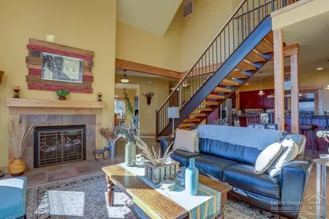 60535 Diamond T Rd, Bend, OR 97702 photo 5