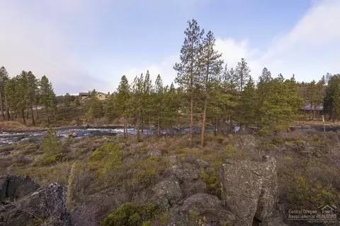 60835 SW River Rim Dr, Bend, OR 97702 photo 6