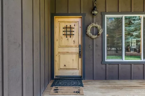60191 Cinder Butte Rd, Bend, OR 97702 photo 3