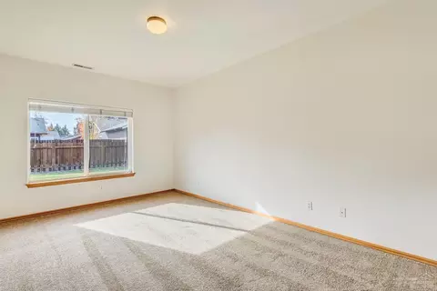 61194 Larkspur Loop, Bend, OR 97702 photo 12