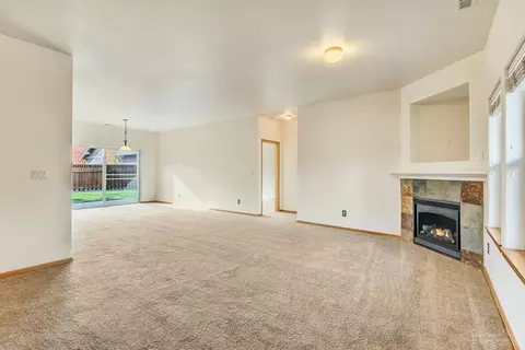 61194 Larkspur Loop, Bend, OR 97702 photo 3