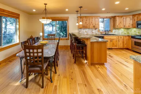 3624 NW Falcon Rdg, Bend, OR 97703 photo 4