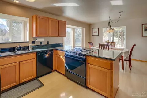 22230 Quebec Dr, Bend, OR 97702 photo 8