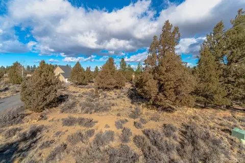 22230 Quebec Dr, Bend, OR 97702 photo 2