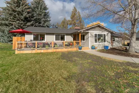 62385 Byram Rd, Bend, OR 97701 photo 2